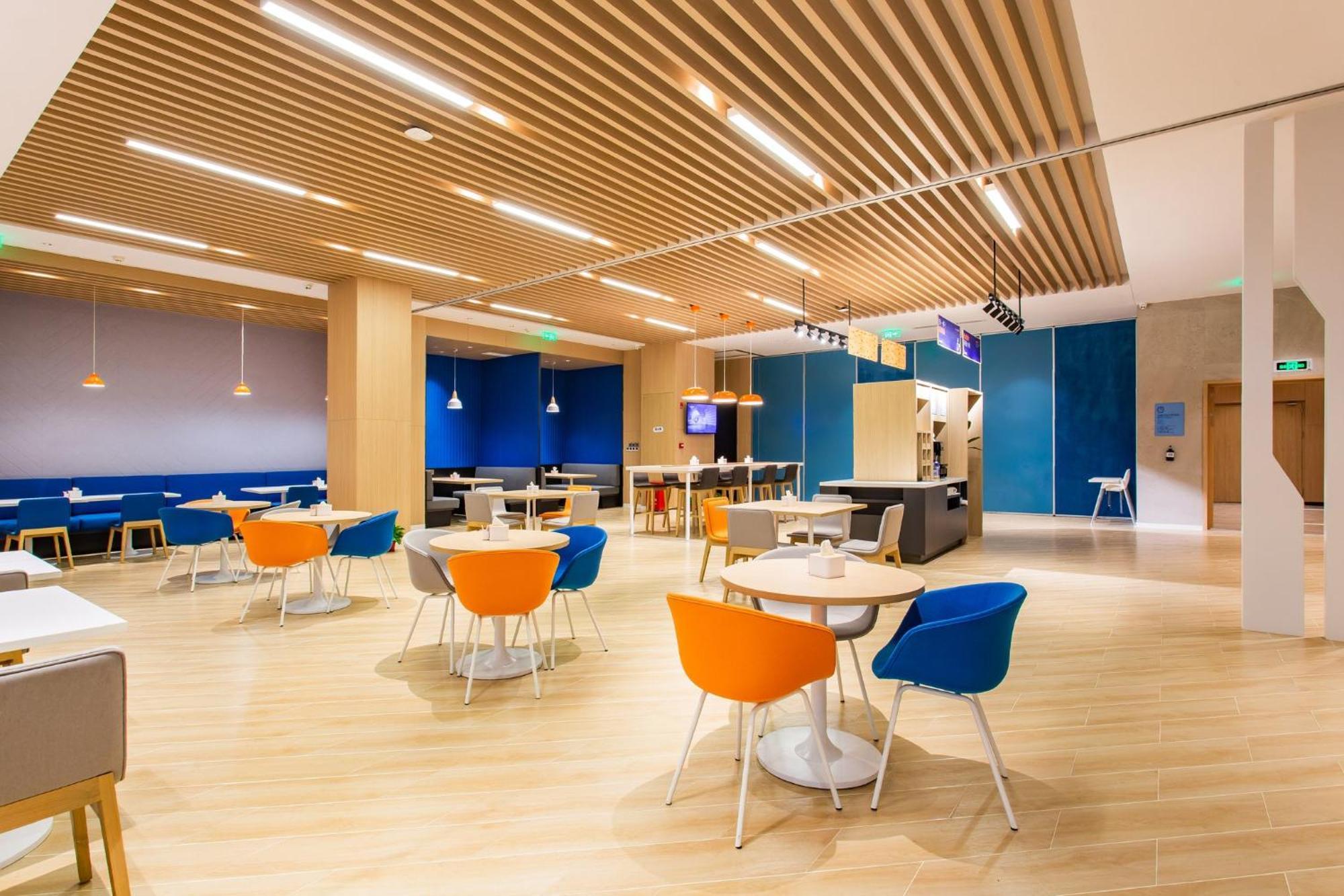 Holiday Inn Express Jiangmen Jianghai By Ihg Екстер'єр фото