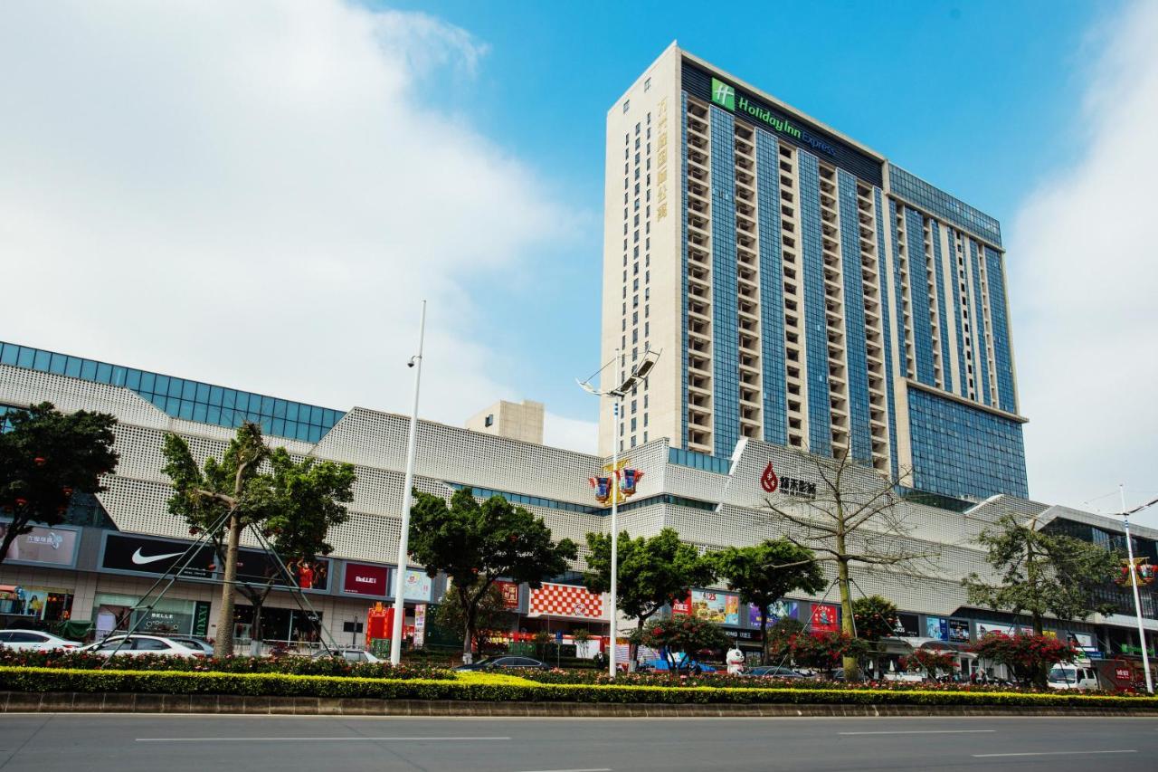 Holiday Inn Express Jiangmen Jianghai By Ihg Екстер'єр фото