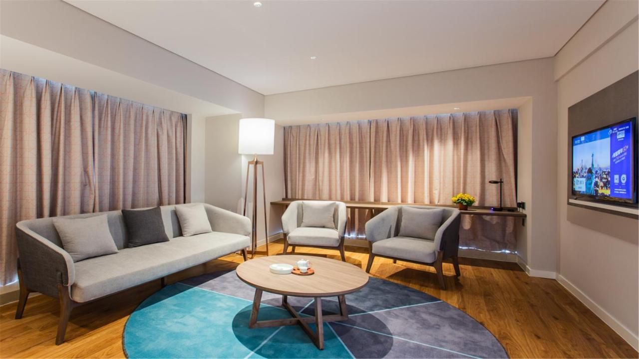 Holiday Inn Express Jiangmen Jianghai By Ihg Екстер'єр фото